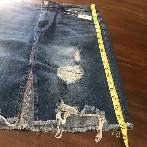 Denim distressed skirt - Picture 5 of 6